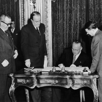 Paul Van Zeeland Belgian Foreign Minister Of Signing The Schuman Plan For 1950.