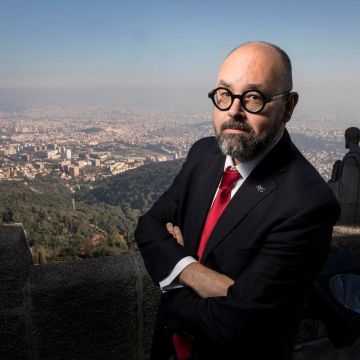 Carlos Ruiz Zafón con Barcelona - Ferrán Nadeu