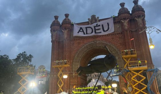 Espectáculo de Salicrú en el Arc de Triomf por Natalia Segura
