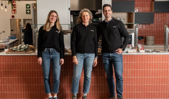 Nora Vallcorba, cofundadora; Nora Barata, cofundadora y Albert , cofundador y CEO