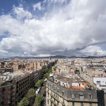 Vistas de Barcelona desde Rambla Catalunya - Isaac Planella