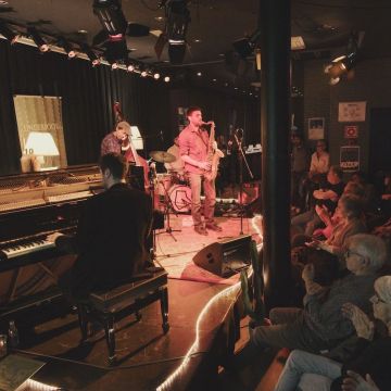 Jazz UnderPool