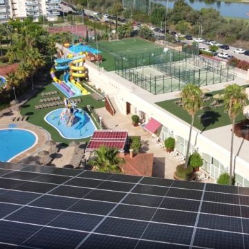 Placas solares en el Hotel La Hacienda