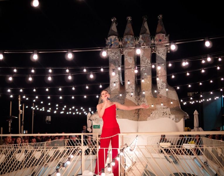 Actuación de les Nits Màgiques Casa Batlló Actuación de les Nits Màgiques Casa Batlló