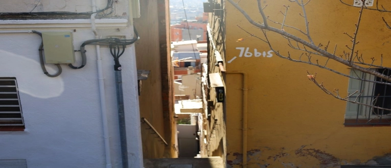 Escaleras en el Carmel de Barcelona por Anna Badia