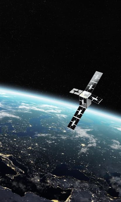 Uno de los nanosatélites de la compañía Open Cosmos en el espacio exterior. Uno de los nanosatélites de la compañía Open Cosmos en el espacio exterior.