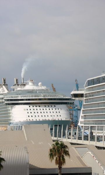 Cruceros en el Puerto de Barcelona