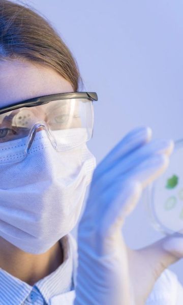 Investigadora de la UB Investigadora de la UB