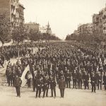 24 d'abril: Festa dels Sometents al passeig de Gràcia, en desfilen 40.000