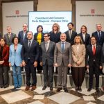 Foto grupal de la constitució del consorci pel futur Campus de Salut Clínic  © Ajuntament de Barcelona