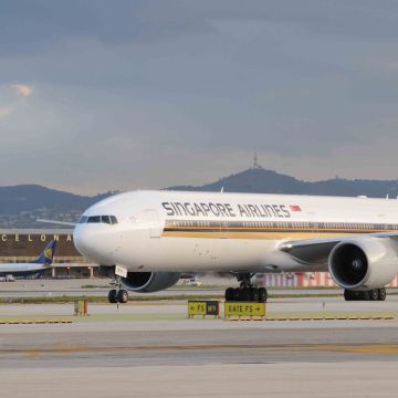 Avión de Singapore Airlines en el Prat