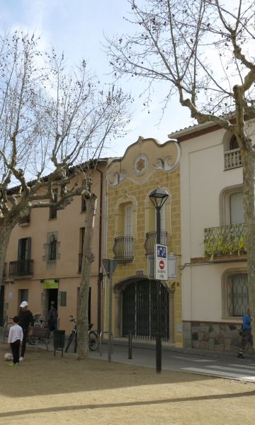 169_Plaça_de_Sant_Joan_(Cardedeu),_banda_sud