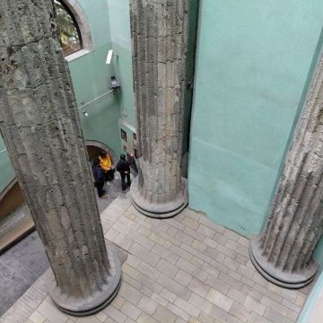 Columnas del templo de Augusto en el CEC