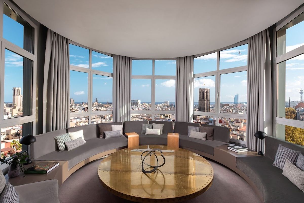 La ciudad desde la suite más alta del hotel que es a su vez el punto más alto de La Rambla (Le Méridien)