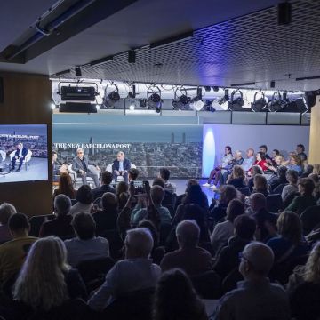 Sessió de Moments Estel·lars sobre la Sagrada Família a la Casa Cupra Raval per Marc Llibre Sessió de Moments Estel·lars sobre la Sagrada Família a la Casa Cupra Raval per Marc Llibre