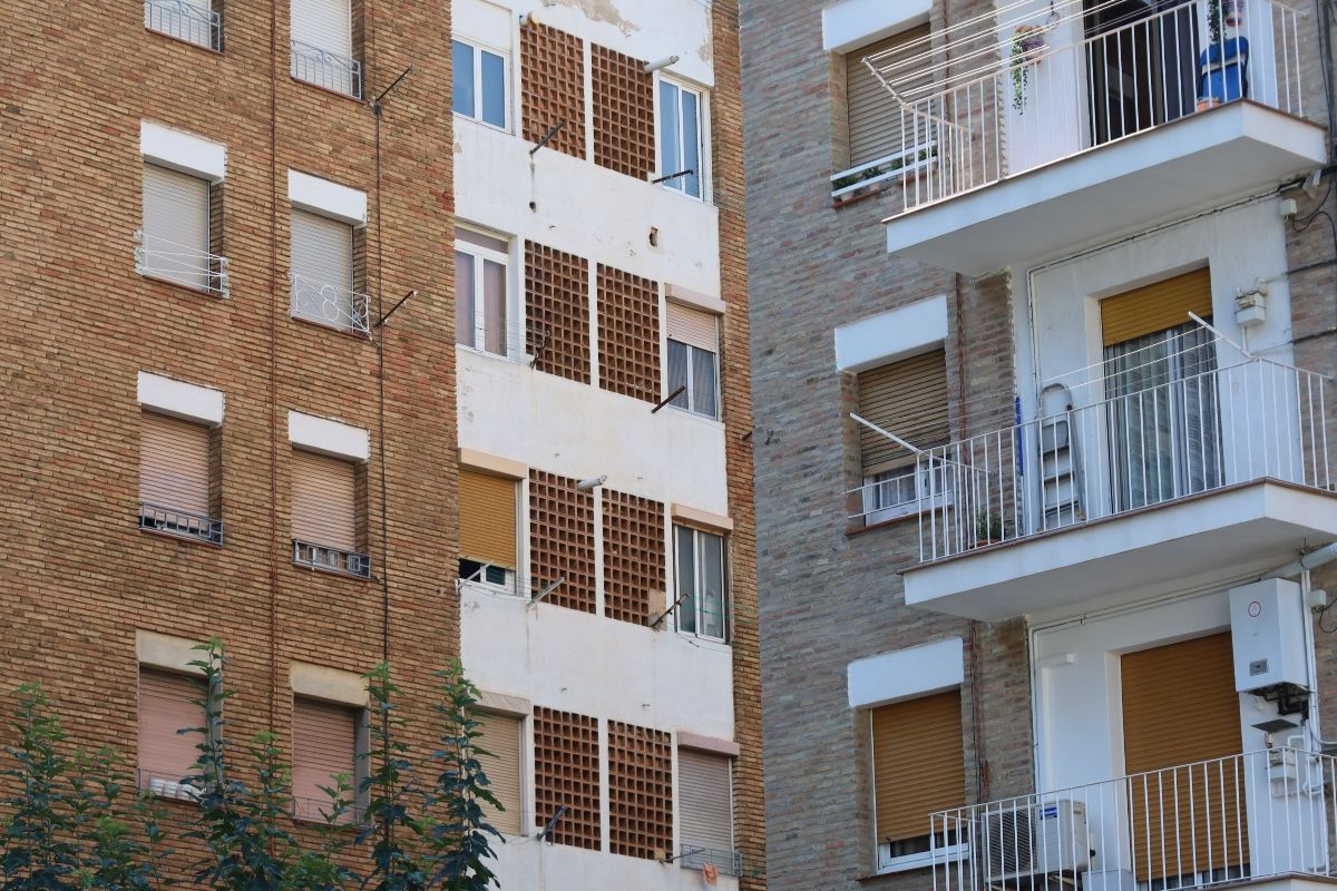 Edificios en el sector Prim de Barcelona (c) Anna Badia