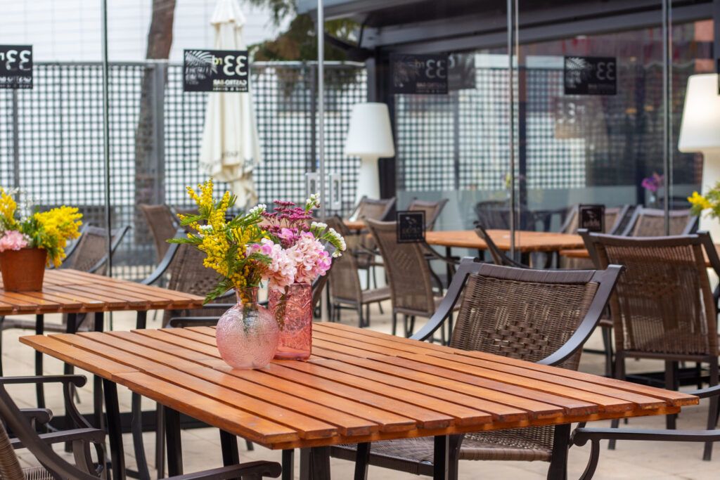 La terraza a los pies de Collserola es un espacio ideal para disfrutar de un buen tapeo.