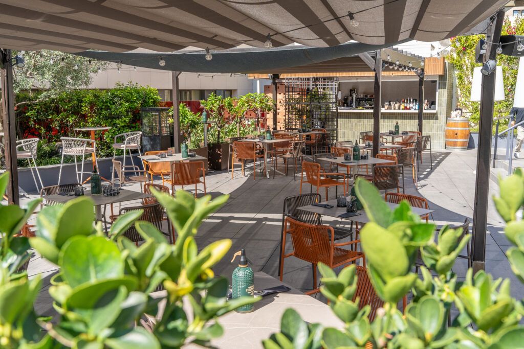 En el centro de Barcelona, un oasis de calma para disfrutar de un tapeo actual.