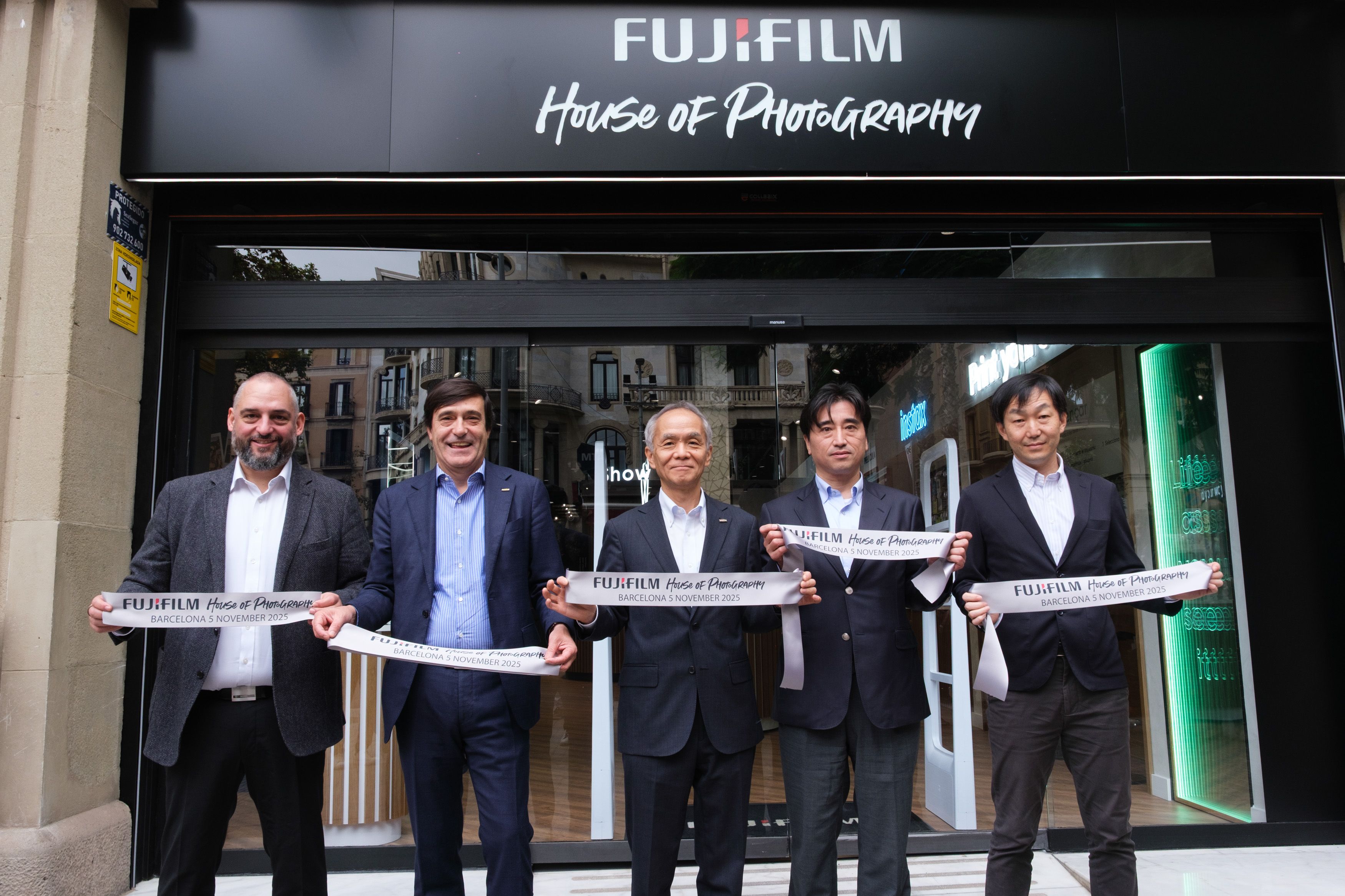 Portavoces de Fujifilm en la inauguració de la House of Photografhy