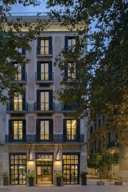 Hotel Serras, Barcelona, fachada. 