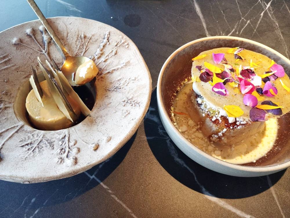 Panacotta de lúcuma y Torrija apicaronada.