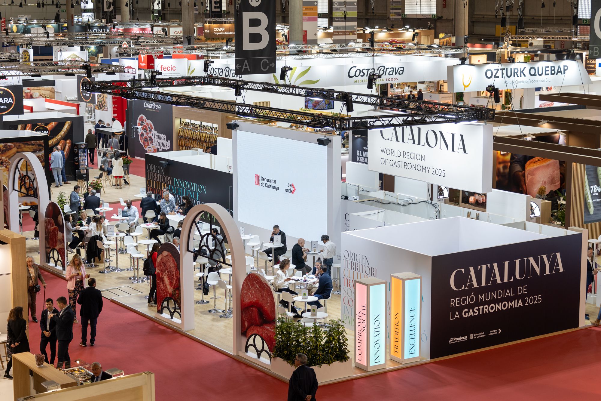 3.300 empresas procedentes de 70 paises y mas de 110.000 visitantes previstos. © Fira Barcelona