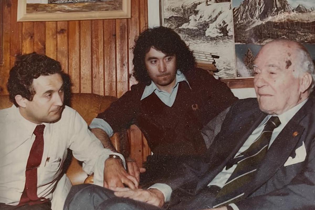 Joan Llovet i el seu germà Jaume amb el president Josep Tarradellas. 