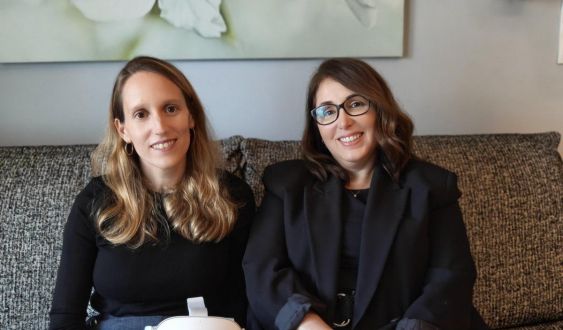 Dayris Rapado y Beatriz Fagundo, las dos fundadoras al frente de Neuhera