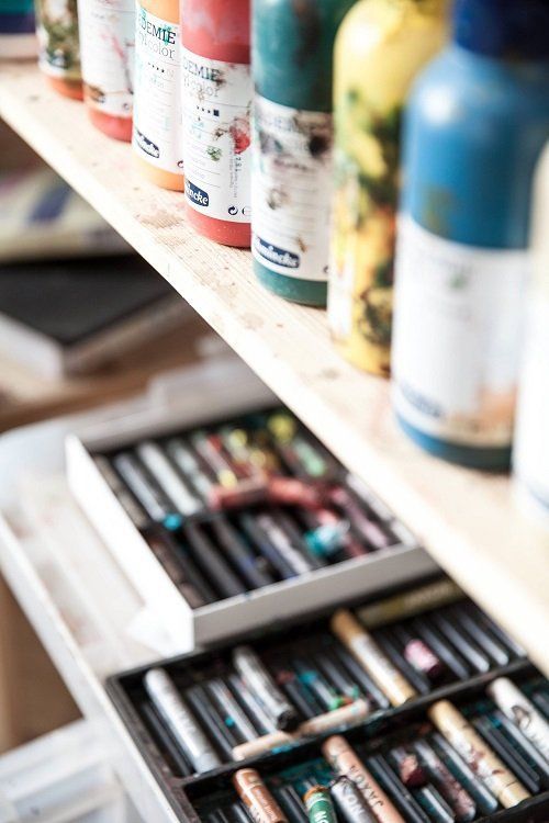 Art material. Photo by So Flow on Unsplash.