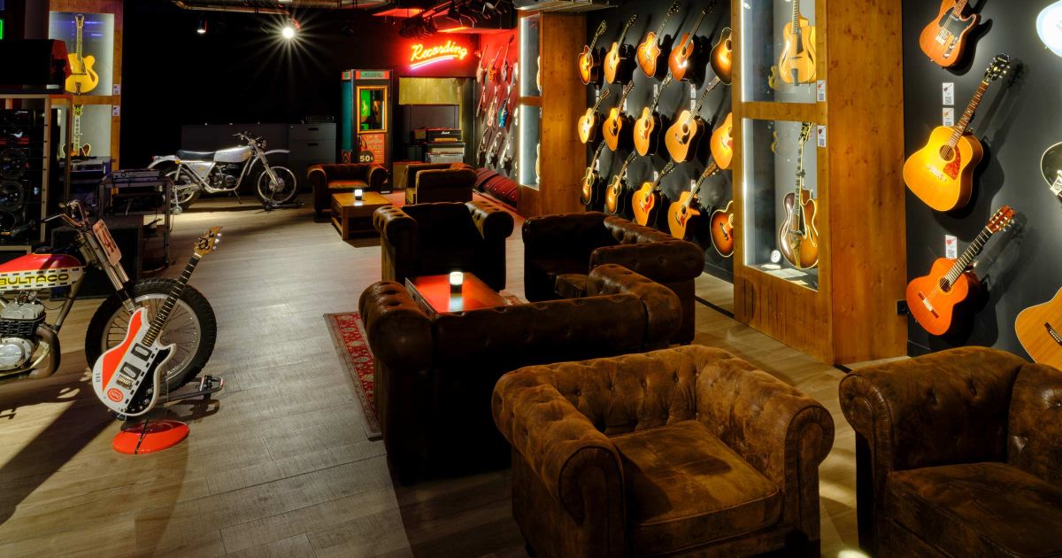 Guitarras y motos en Aclam
