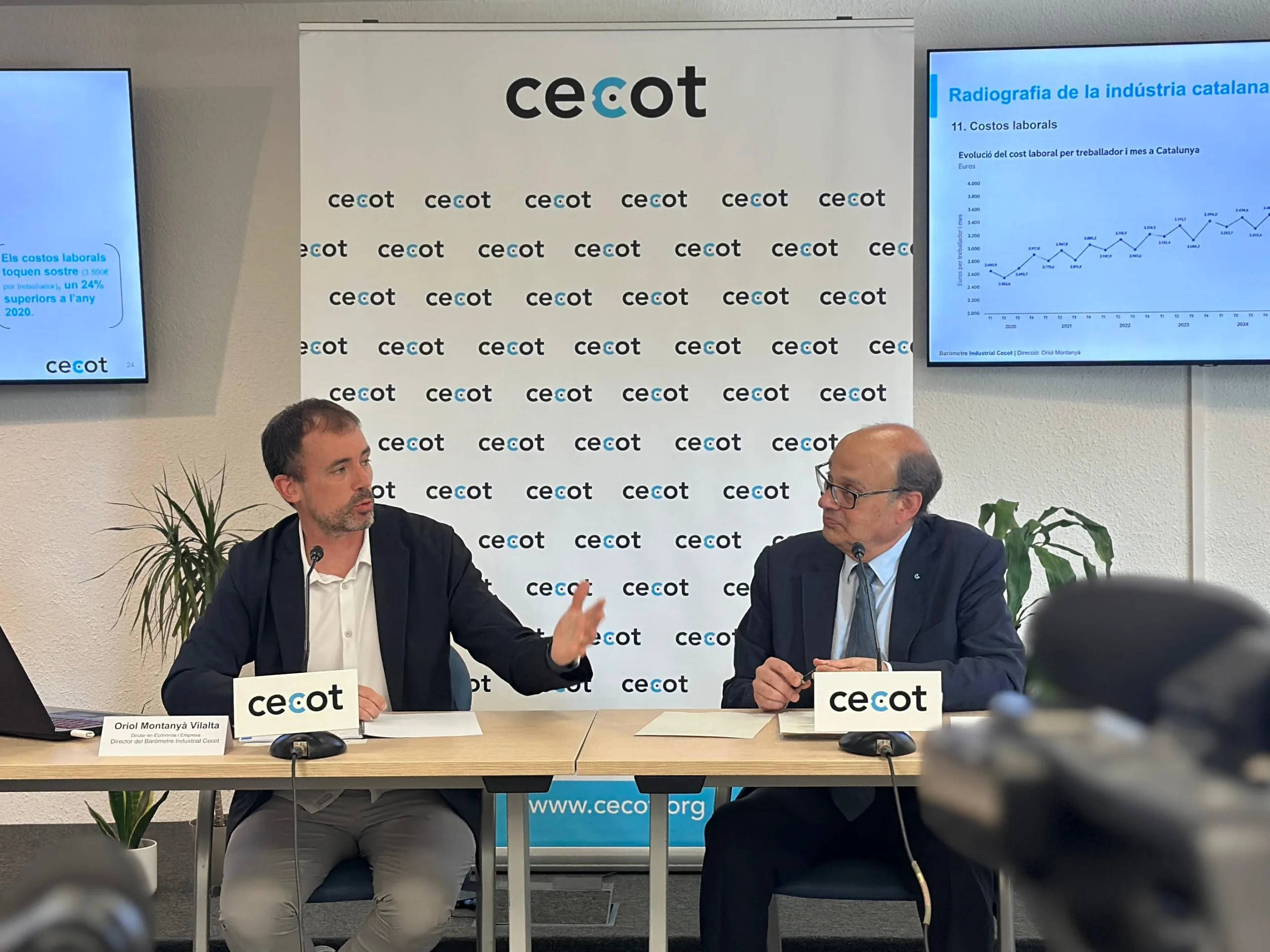 Fotografía O.Montanya y X.Panés durante la presentación del Barómetro Industrial Cecot Fotografía O.Montanya y X.Panés durante la presentación del Barómetro Industrial Cecot