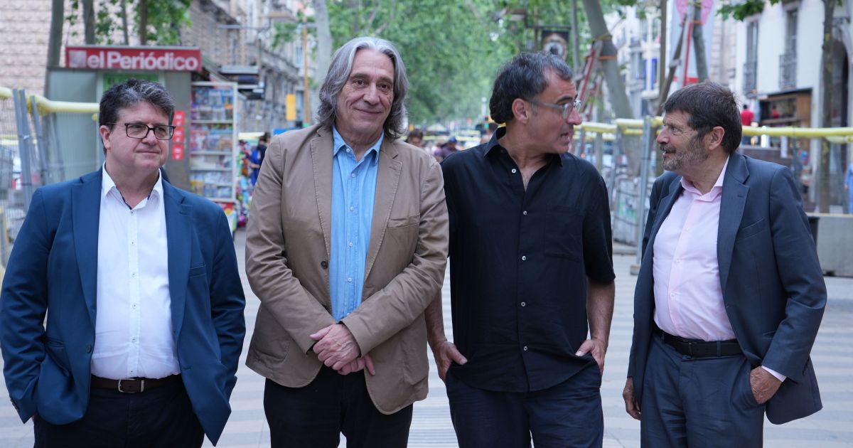 Ivan Pera, commissioner of the Pact for Ciutat Vella, the Councilor for Culture and Creative Industries, Xavier Marcé, the artistic director Lluís Danés and the third deputy mayor and councilor for the Ciutat Vella district, Albert Batlle. © Pere Francesch Ivan Pera, commissioner of the Pact for Ciutat Vella, the Councilor for Culture and Creative Industries, Xavier Marcé, the artistic director Lluís Danés and the third deputy mayor and councilor for the Ciutat Vella district, Albert Batlle. © Pere Francesch