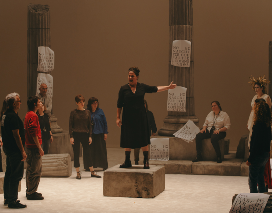 Júlia Truyols és una de les protagonistes de "Contra Antígona" ©Marta Mas Girones 1 Júlia Truyols és una de les protagonistes de "Contra Antígona" ©Marta Mas Girones 1