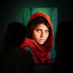 La niña afgana, de Steve McCurry, en la exposición del Palau Martorell