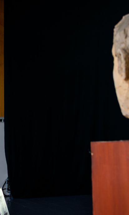Las esculturas de Stephan Balkenhol en el auditorio del Cercle d'Economia Las esculturas de Stephan Balkenhol en el auditorio del Cercle d'Economia