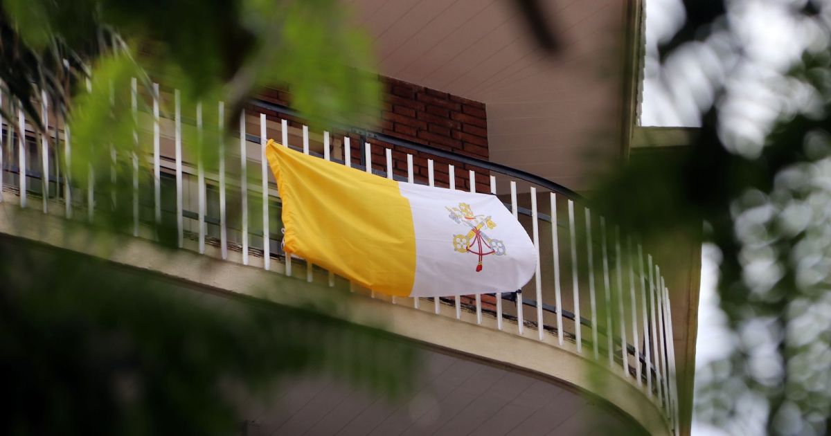 Bandera del Vaticano en Barcelona (c) Oriol Escudé : ACN