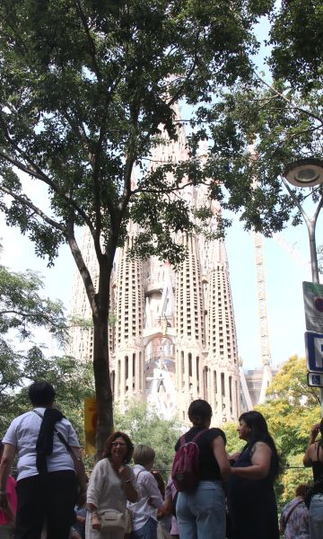 La Sagrada Família poc abans de la benedicció de la Torre de Jesús (c) Norma Vidal : Albert Hernàndez : ACN La Sagrada Família poc abans de la benedicció de la Torre de Jesús (c) Norma Vidal : Albert Hernàndez : ACN