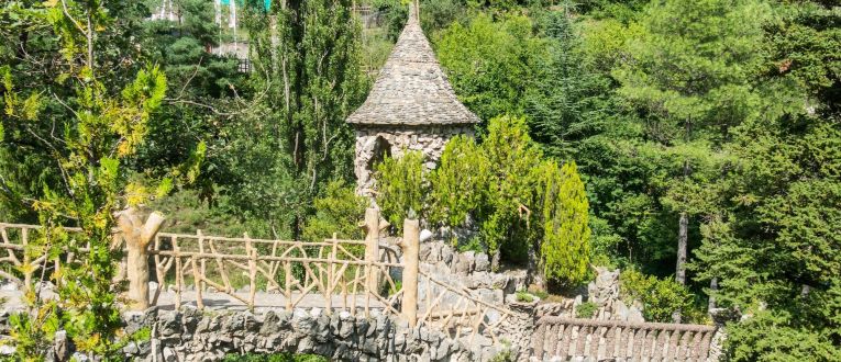 Els Jardins Artigas, a la Pobla de Lillet
