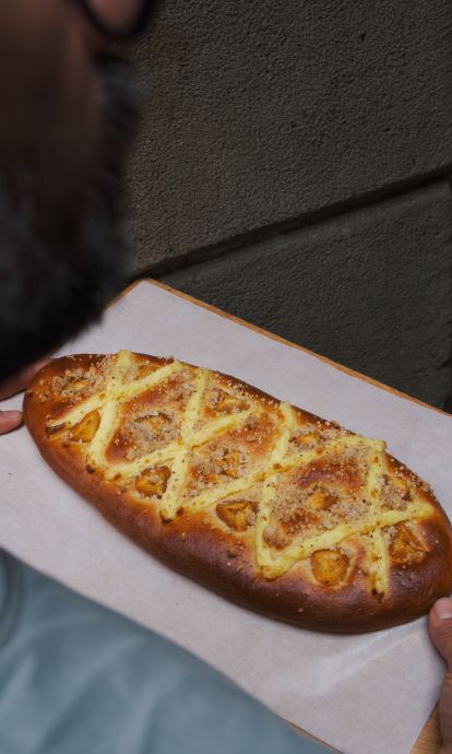 Una de las cocas de Sant Joan de Pa de Kilo, elaborada con masa de larga fermentación