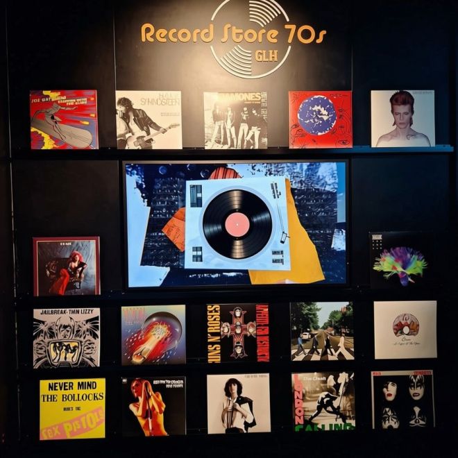 Detalle de la sala de los años 70 en el Museo del Rock Detalle de la sala de los años 70 en el Museo del Rock