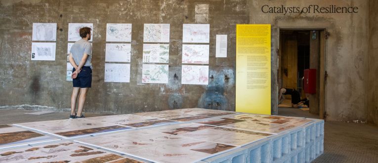 La exposición del Congreso Mundial de Arquitectura en les Tres Xemeneies.