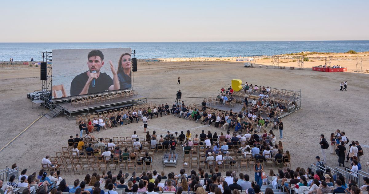 Uno de los momentos del Open Forum en les Tres Xemeneies. Uno de los momentos del Open Forum en les Tres Xemeneies.