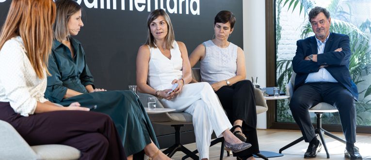La sessió 'De Catalunya al mundo: las nuevas reglas de la exportación agroalimentaria", dentro del ciclo Eixample Talks. © Àngel Bravo La sessió 'De Catalunya al mundo: las nuevas reglas de la exportación agroalimentaria", dentro del ciclo Eixample Talks. © Àngel Bravo