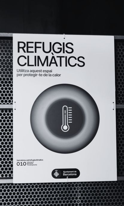 Cartel de refugio climático. © Lucas Amillano