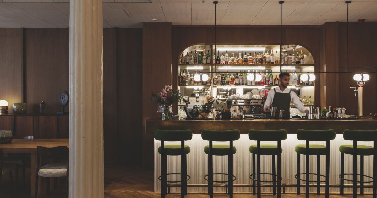 El Gina’s Salon Bar. Una reinterpretación del nombre original a partir de la ultima reforma del hotel.(Hotel Regina)