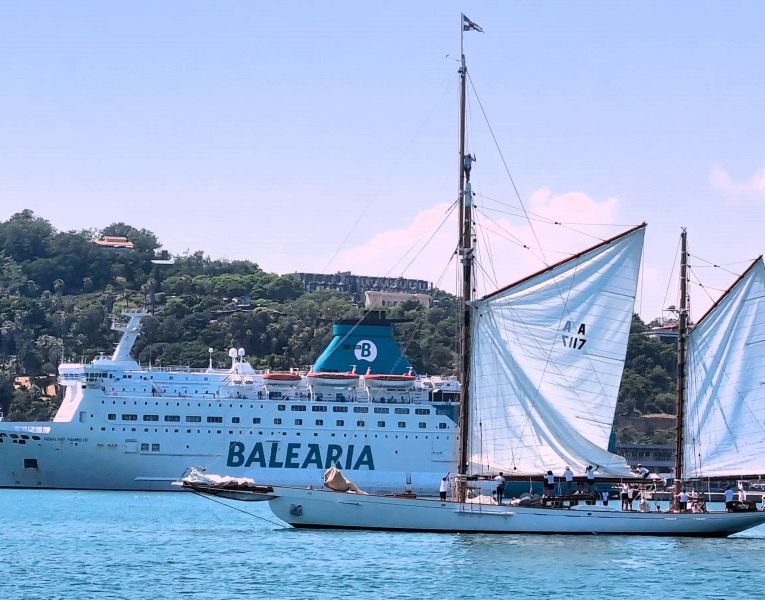 El Port Vell acoge una edición de barcos vintage en el mar El Port Vell acoge una edición de barcos vintage en el mar