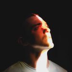 Quim Ávila es el protagonista de 'Ricard 111' en la Sala Beckett. ©Àgata Casanovas