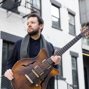 El músico Alejandro Latinez.