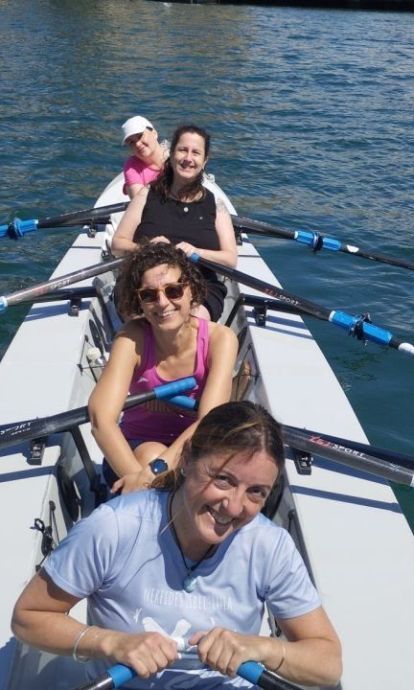 Cuatro mujeres del proyecto Nereida en su canoa © Reial Club Marítim Barcelona Cuatro mujeres del proyecto Nereida en su canoa © Reial Club Marítim Barcelona