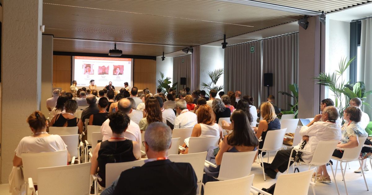 Mesa redonda con Alba Bou, Raimon Roda y Pepa Morán, por Oscar Giralt